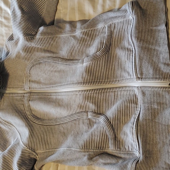 Lululemon scuba hoodie GUC - Picture 2 of 4